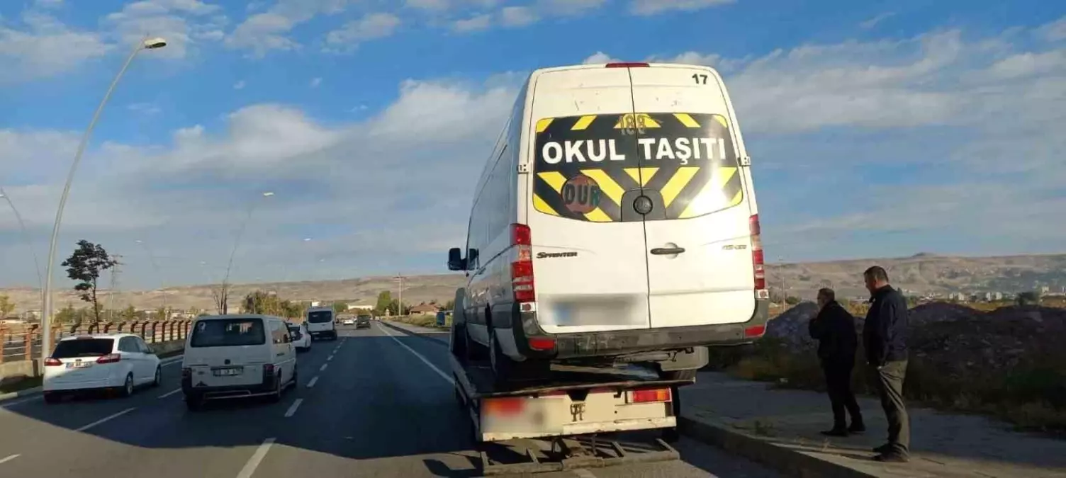 Kayseri'de Personel Servislerine Denetim: 8 Araç Trafikten Men Edildi