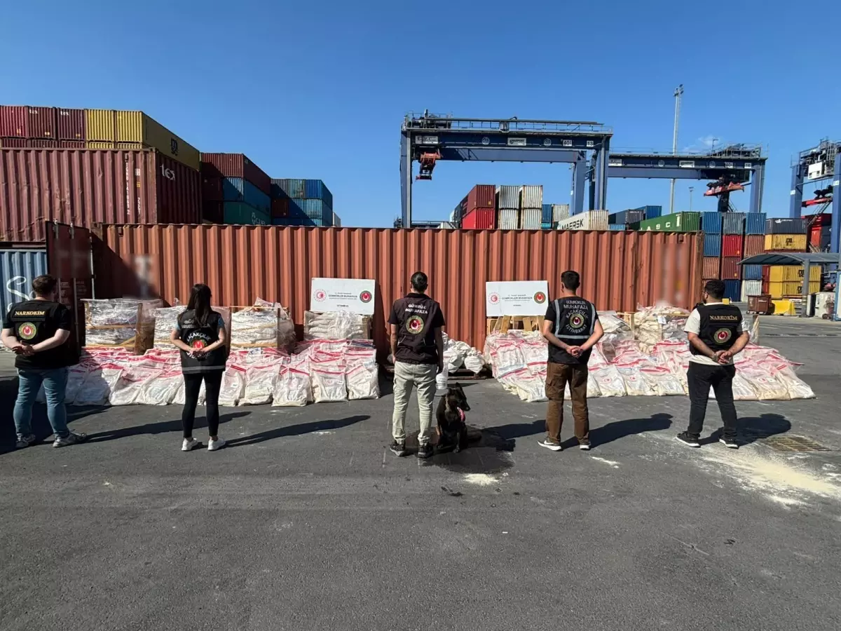 Türkiye ile İspanya'dan ortak operasyon: 1,7 ton kokain ele geçirildi