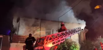 Kütahya'da Ahşap Evde Yangın: İtfaiye Ekipleri Müdahale Etti