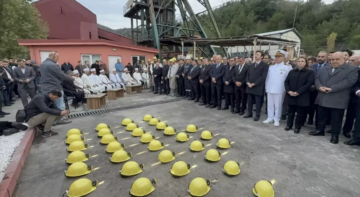 Amasra'daki Maden Faciasının 3. Yıl Dönümünde 43 Madenci Anıldı