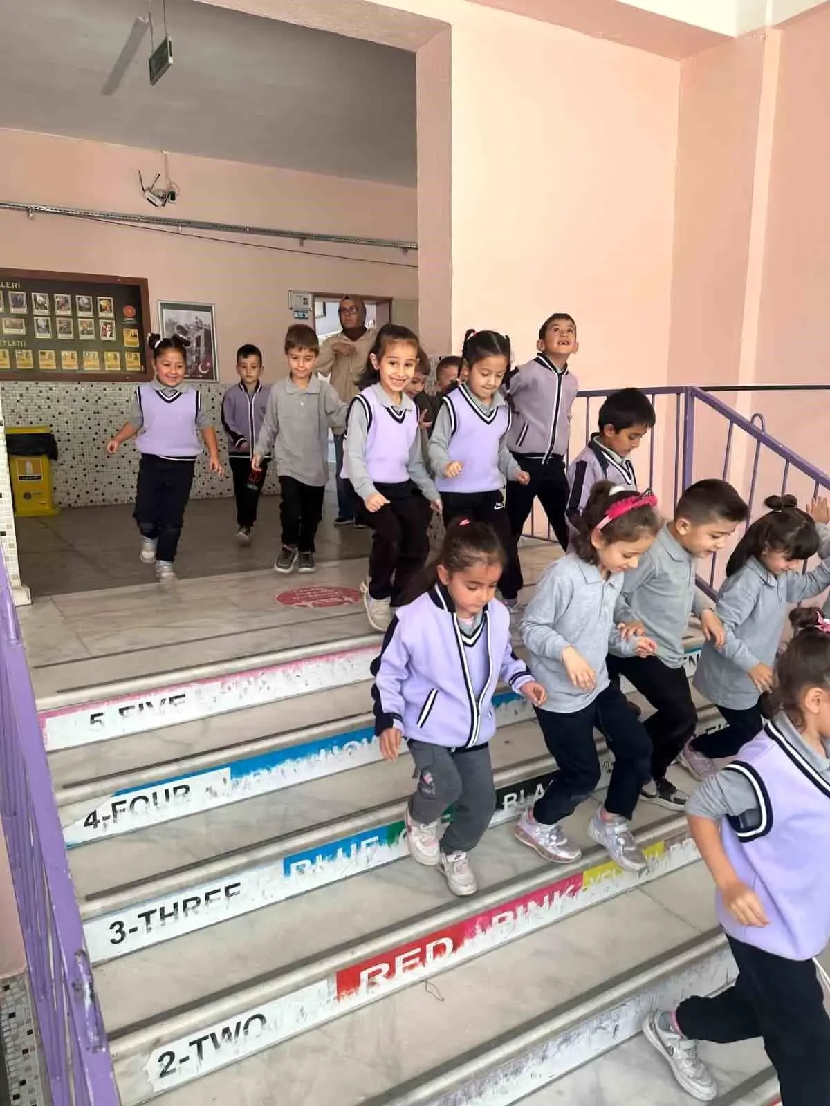 Cumhuriyet İlkokulu'nda Afet Tatbikatı Gerçekleştirildi