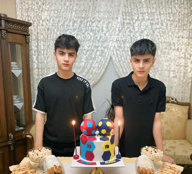 sevdikleri her sey ayni olan ikizlerin tuttuklari 19147743 7230 m