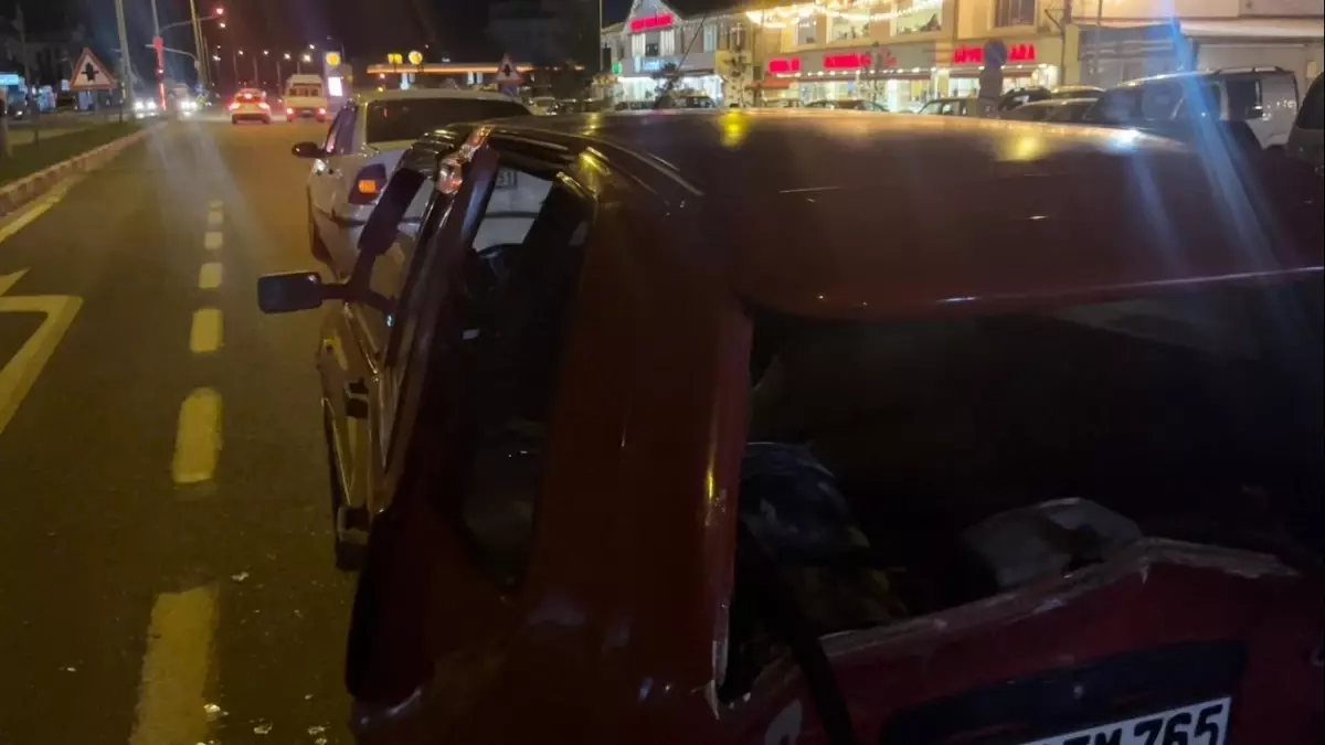 Kütahya'da Zincirleme Trafik Kazası: 4 Araç Karıştı