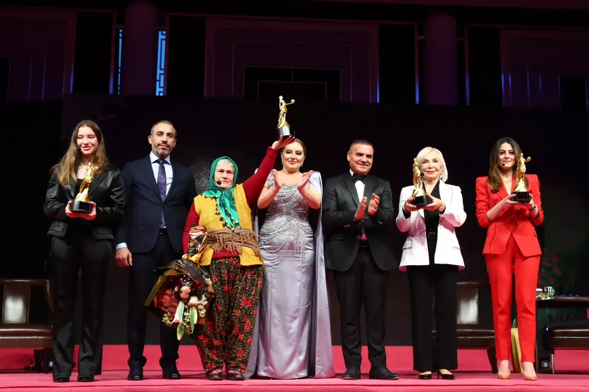 Türkiye'nin En Başarılı Kadınları Bu Zirvede Buluşuyor!