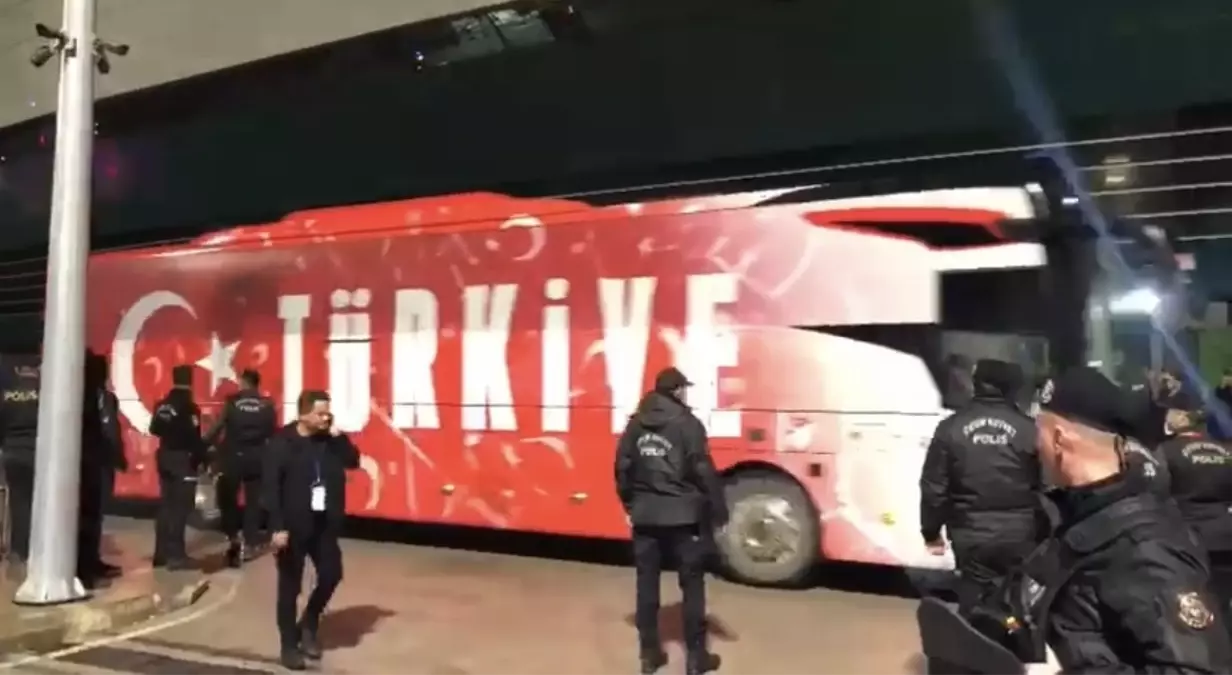 Türkiye - Gürcistan Maçı İçin Takımlar Kocaeli Stadı'na Ulaştı