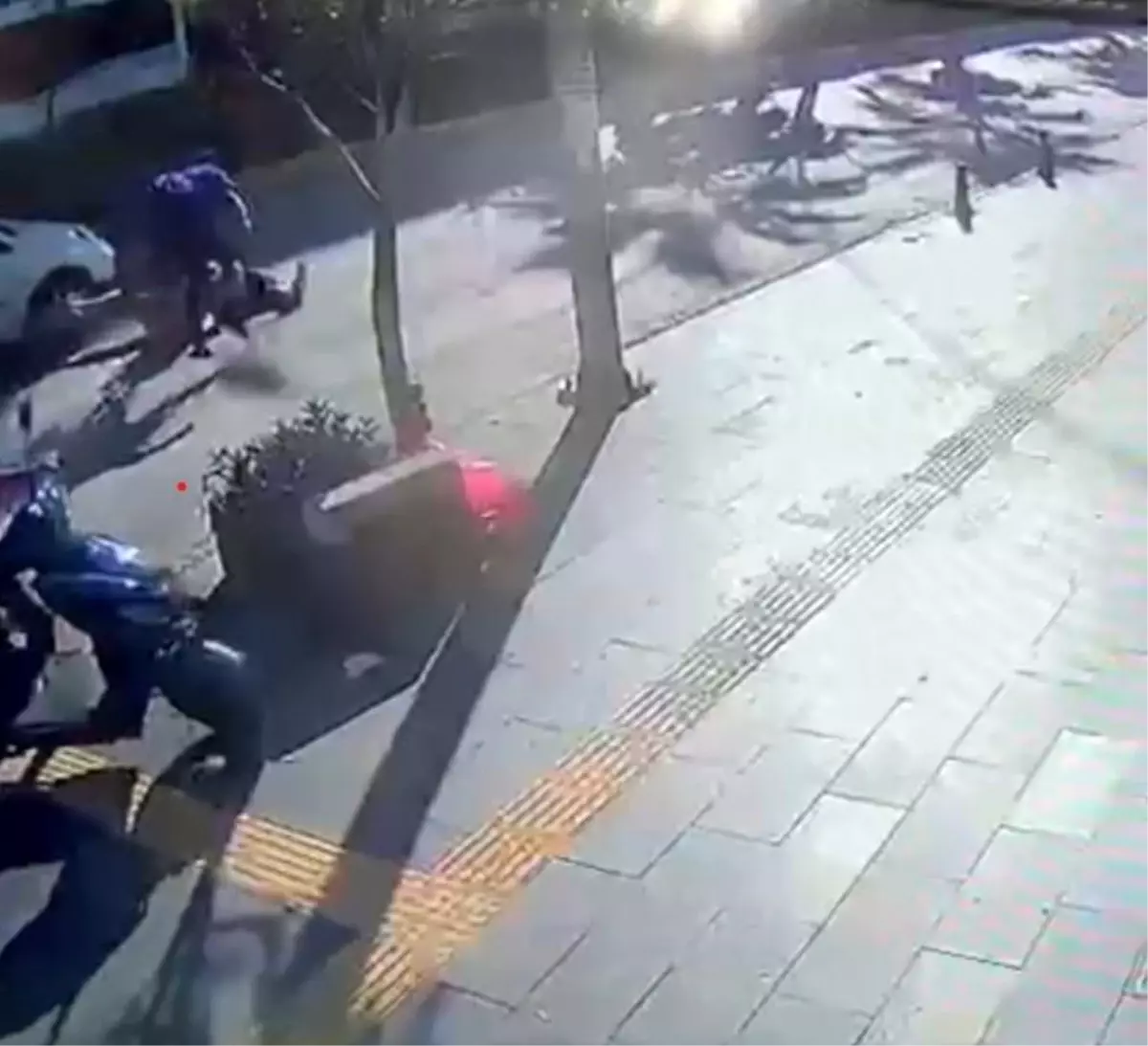 Manavgat'ta Otomobilin Çarptığı Alman Aileden Biri Yaralandı