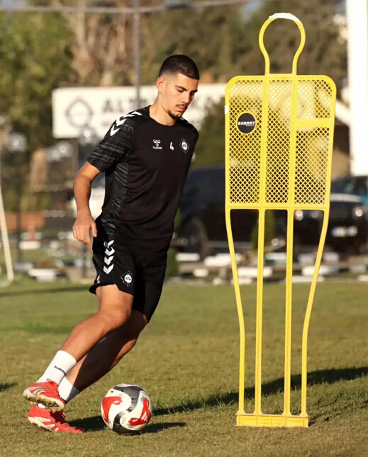 Altay, Genç Defans Oyuncusu Arif Yanarlı ile 5 Yıllık Sözleşme İmzaladı