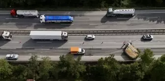 Anadolu Otoyolu'nda Kamyonet Devrildi, Ulaşım Aksadı