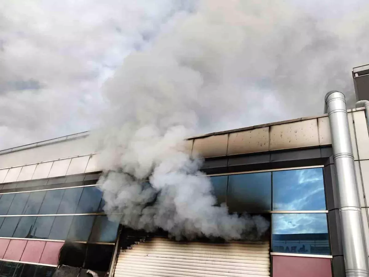 Ankara'da Ostim OSB'de Yangın Çıktı