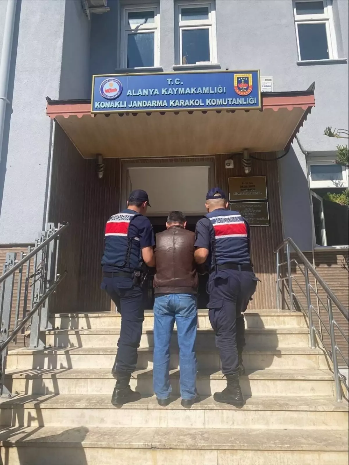 Antalya'da 208 Suçlu Yakalandı