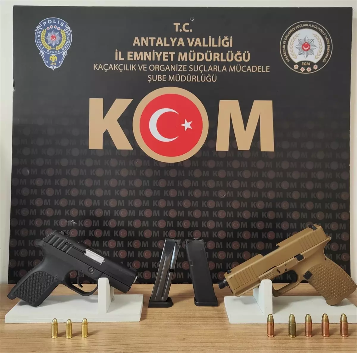 Antalya'da Silahlı Suç Örgütüne Operasyon: 5 Zanlı Tutuklandı