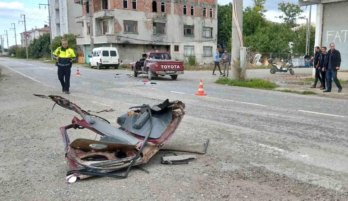 Samsun'da Kamyon ile Pikap Çarpıştı: 1 Yaralı