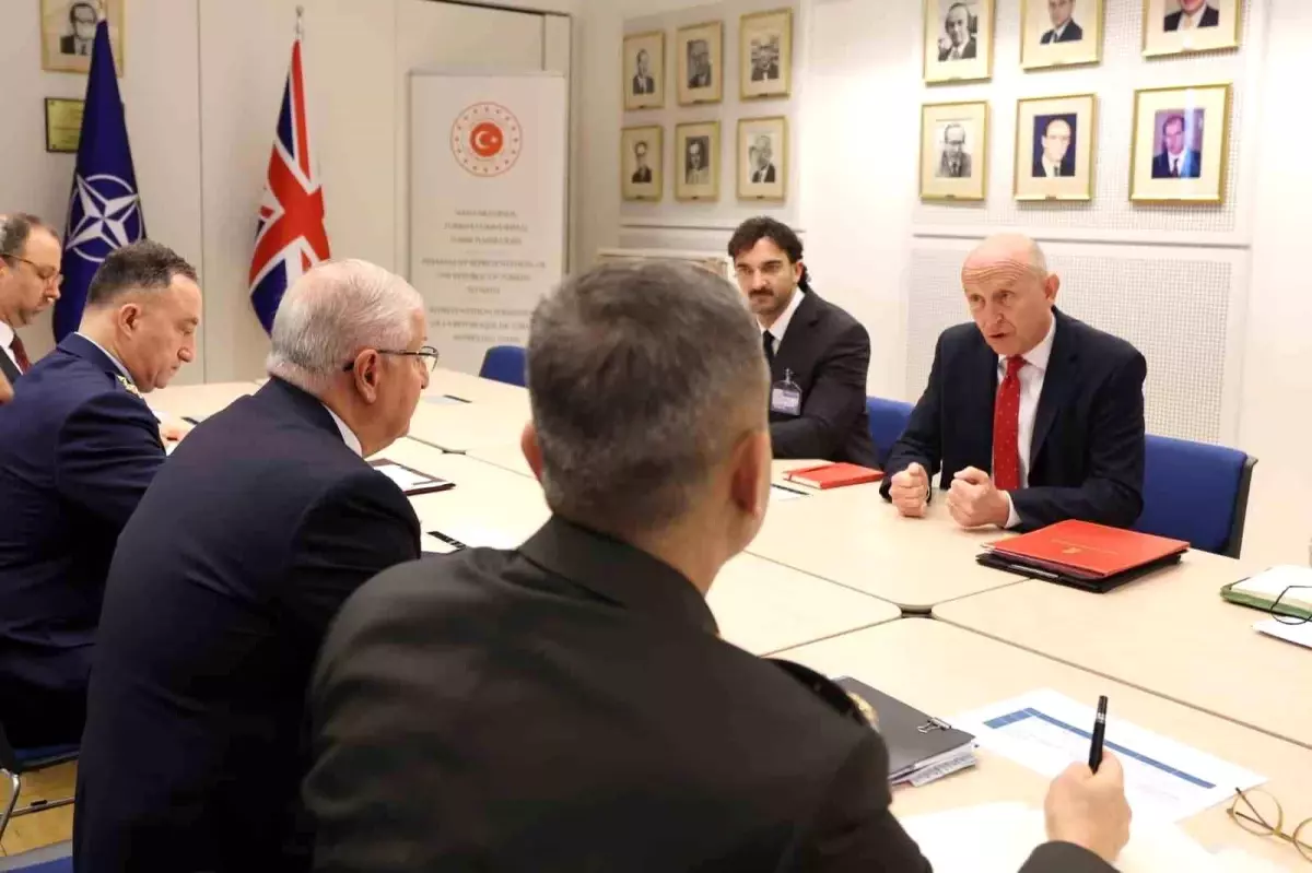Milli Savunma Bakanı Güler, Brüksel'de İngiltere Savunma Bakanı ile Görüştü