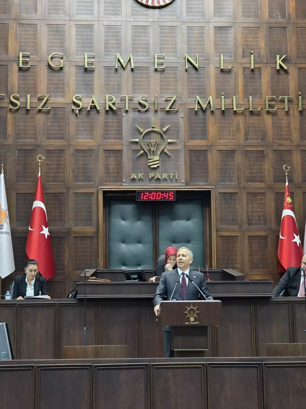 İçişleri Bakanı Ali Yerlikaya, Trafik Kanunu Değişikliği Hakkında Bilgi Verdi