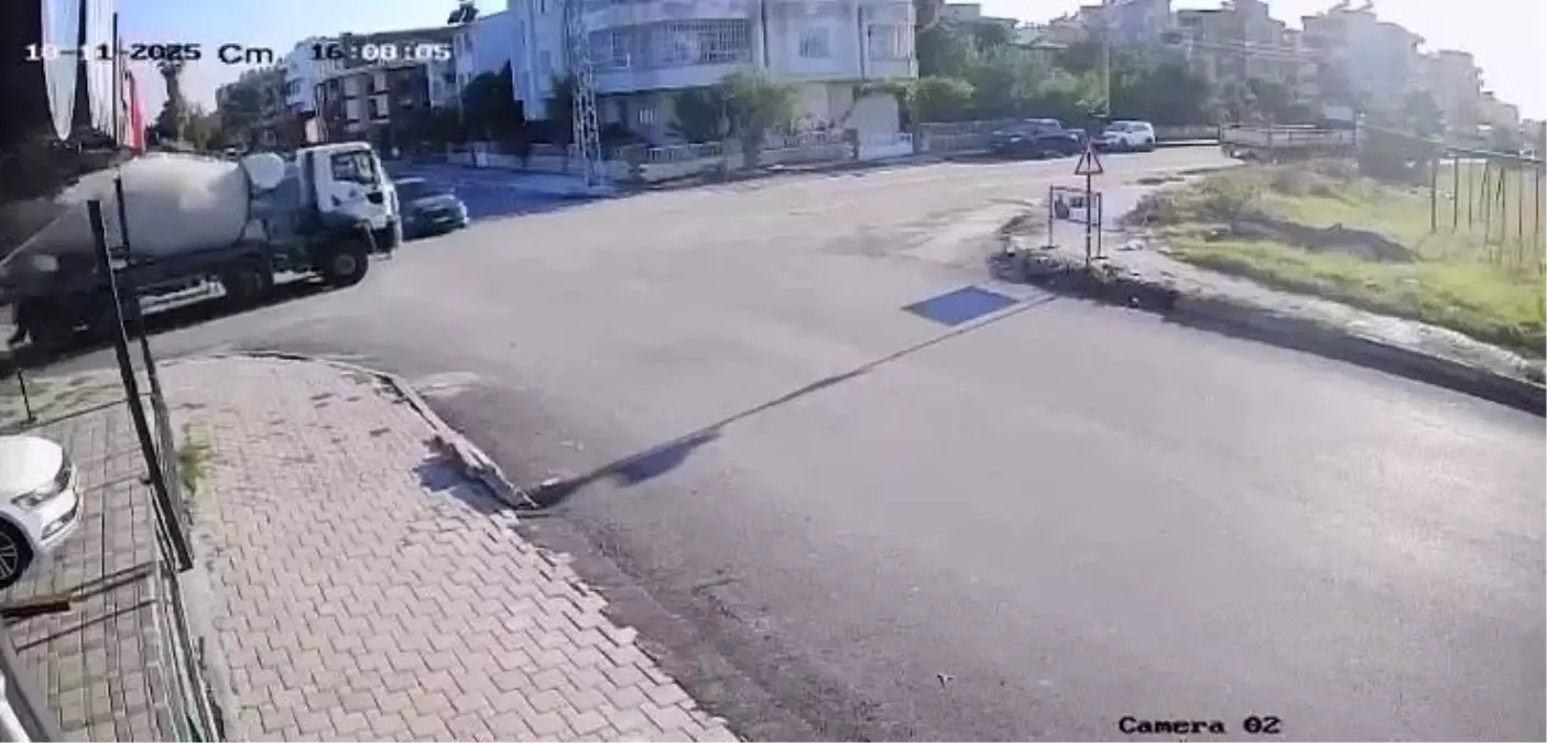 Hatay'da Beton Mikseri ile Otomobil Çarpıştı: 1 Yaralı