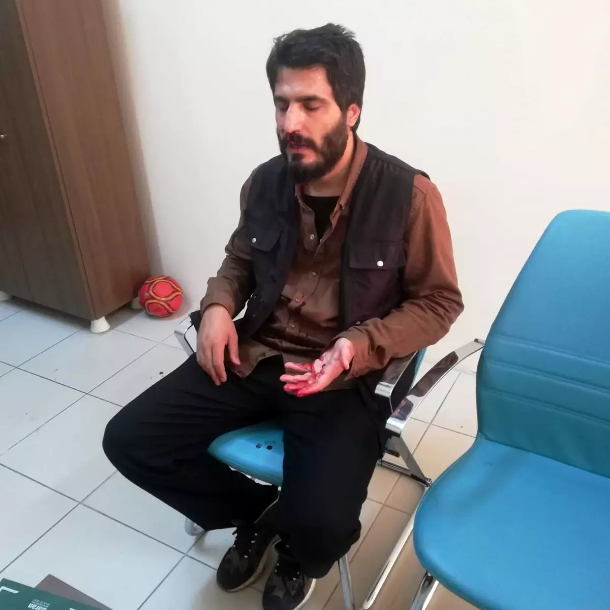 Bursa'da Öğrenci Gaspa Uğradı, Müdür Yardımcısı Yaralandı