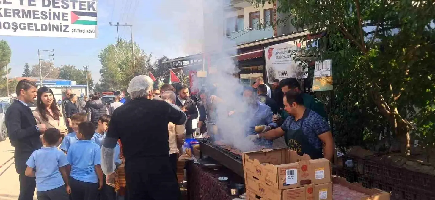 Bursa'da Gazze'ye Destek İçin Hayır Panayırı Düzenlendi
