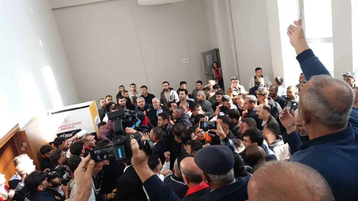 CHP Malatya İl Kongresi'nde Kavga Çıktı