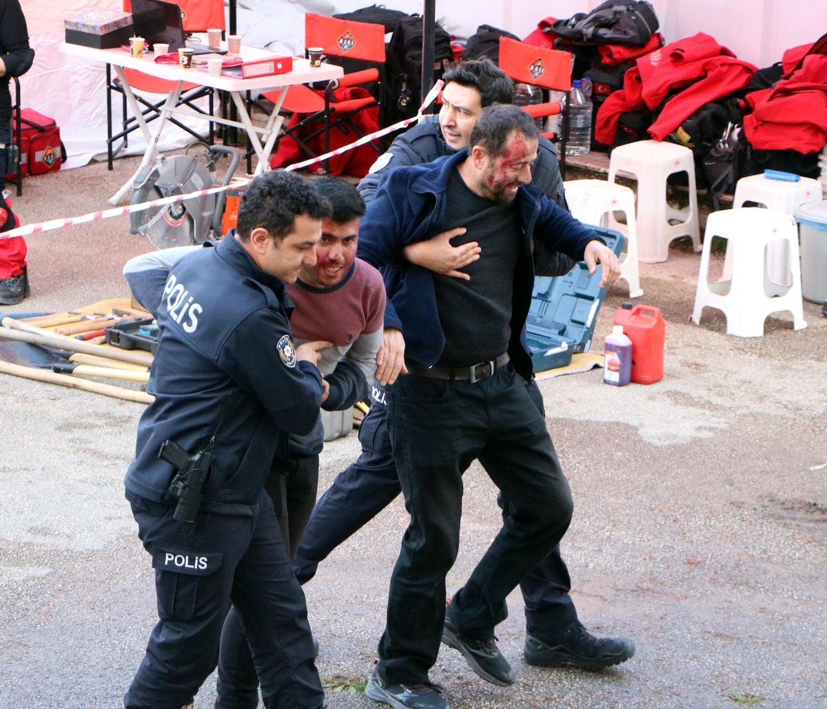 Bolu'da Deprem Tatbikatı: Mahsur Kalanlar Kurtarıldı