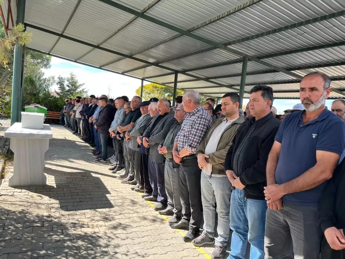 Aksaray'da Karbonmonoksit Gazı Zehirlenmesi: Anne ve Oğul Toprağa Verildi