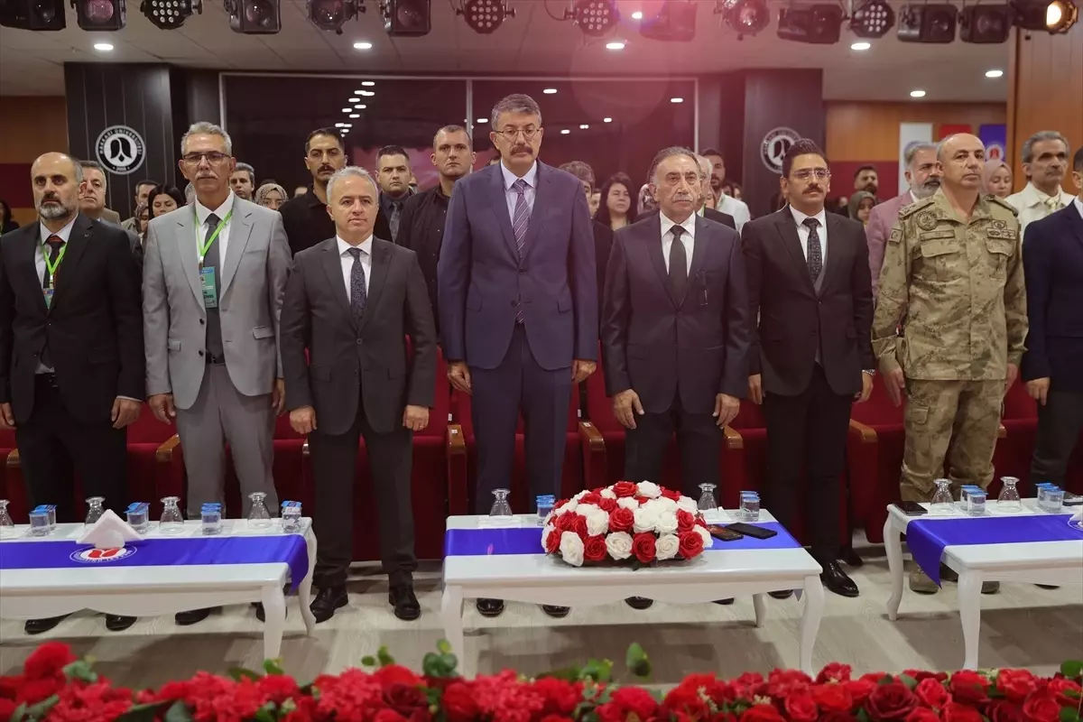 Hakkari'de 4. Uluslararası Eğitim Bilimleri Kongresi Başladı