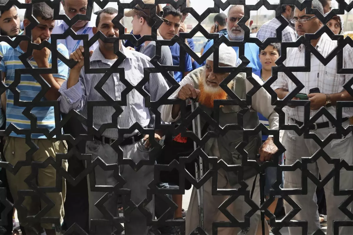 İsrail bugün Refah Sınır Kapısı'nı açıyor! Gazze'ye 600 yardım kamyonu girecek