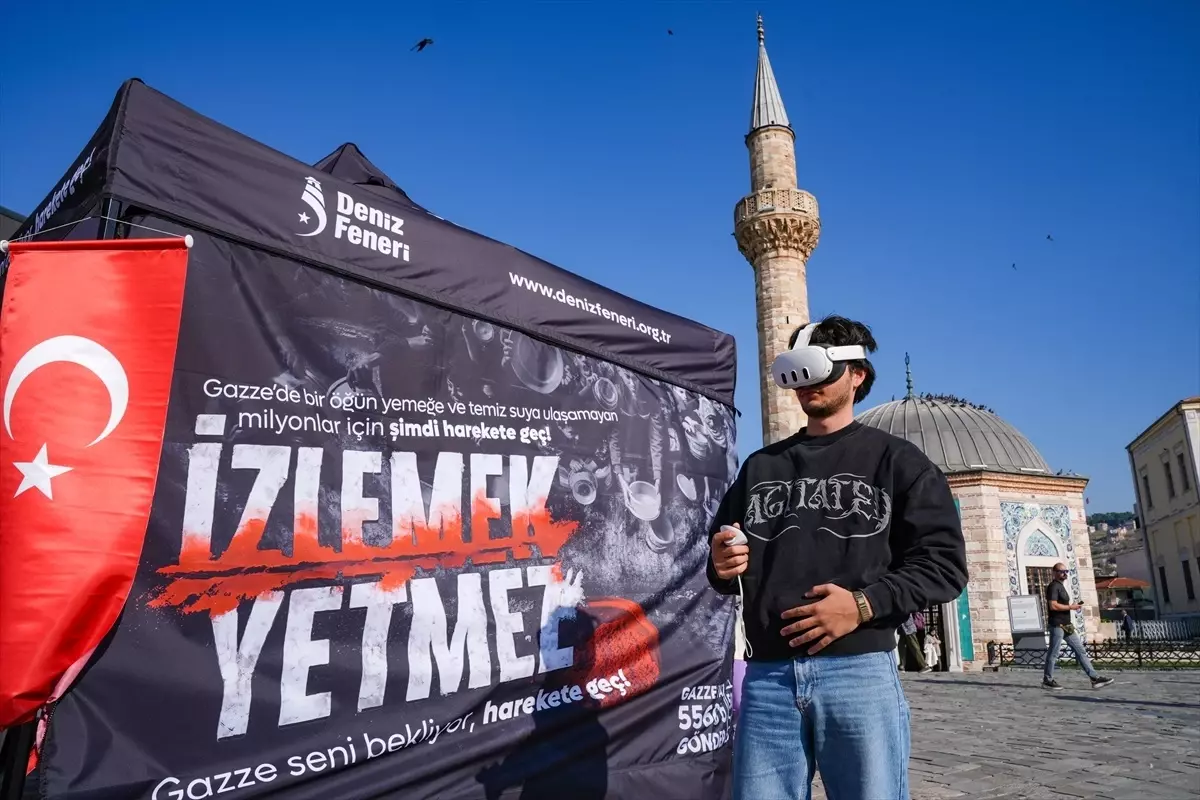 İzmir'de 'İzlemek Yetmez' Etkinliğiyle Gazze'ye Dikkat Çekiliyor