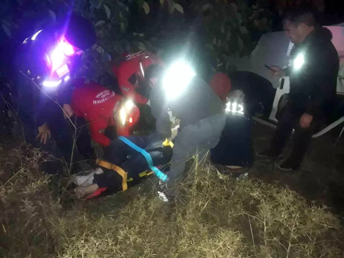 Balıkesir'de Kaza: Otomobil Şarampole Uçtu, Sürücü Yaralandı