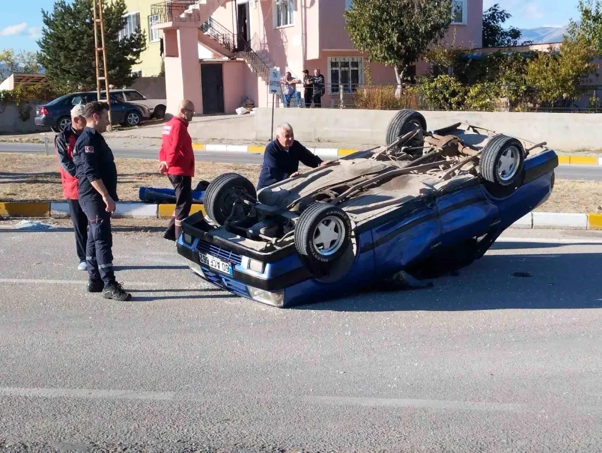 Sivas'ta Trafik Kazası: Takla Atan Araçta Yaralı Yok