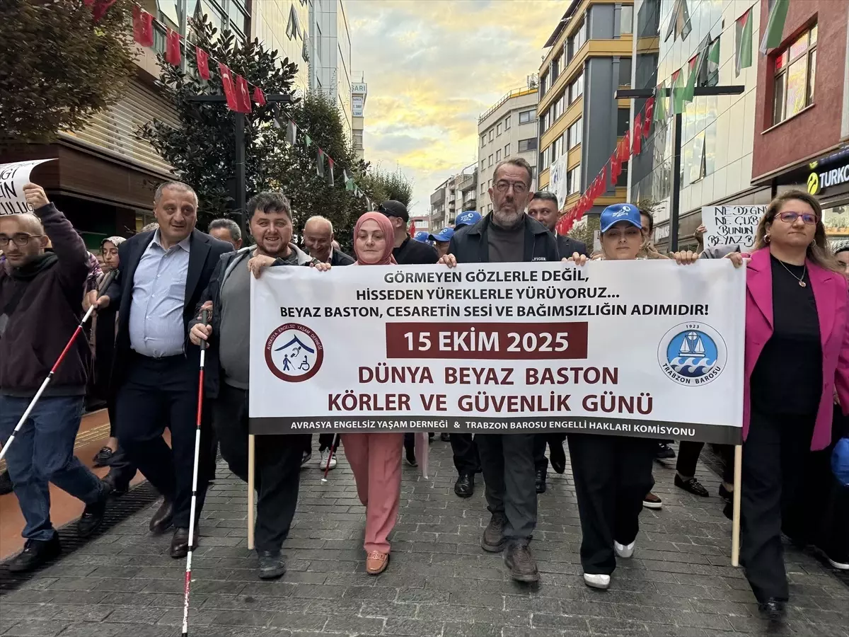 Trabzon'da Beyaz Baston Körler ve Güvenlik Günü Yürüyüşü