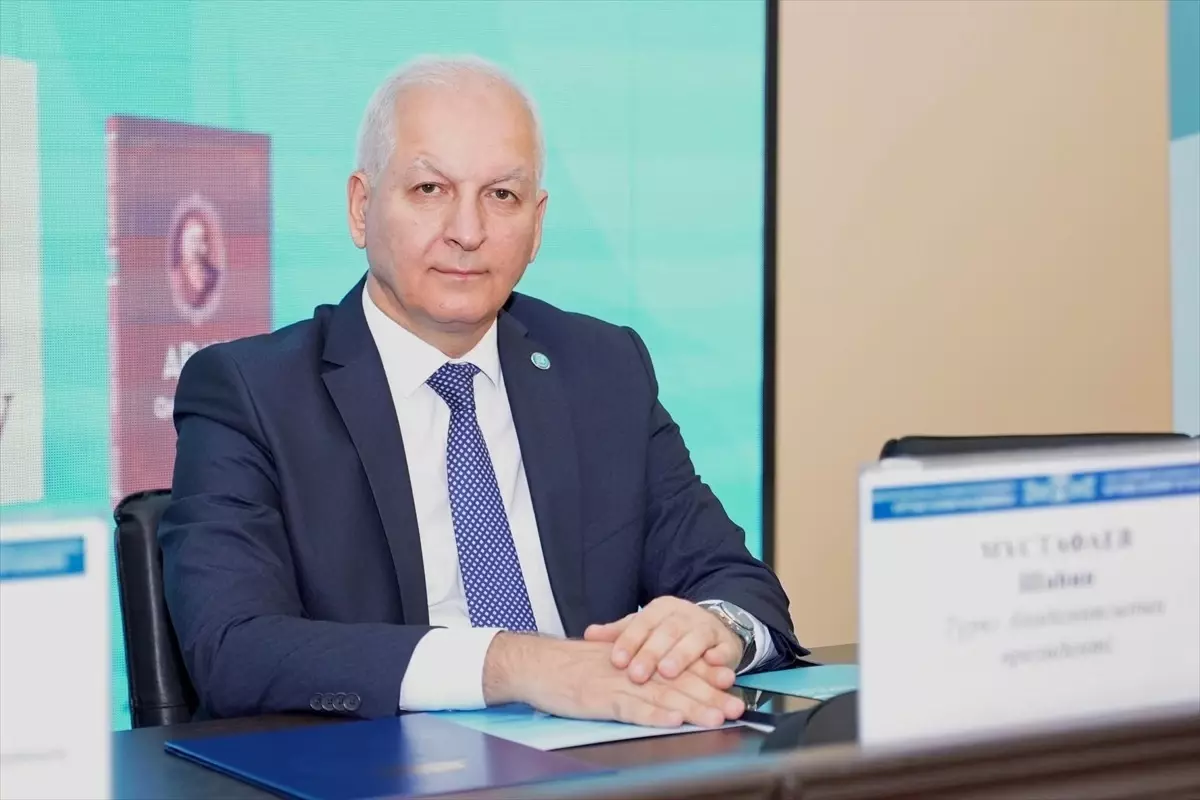 Türk Akademisi Ortak Türk Alfabesi ile Kitap Yayınlamaya Başladı