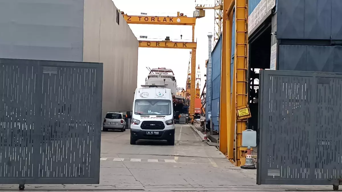 Tuzla Tersanesinde Patlama: 1 İşçi Hayatını Kaybetti, 4 Yaralı