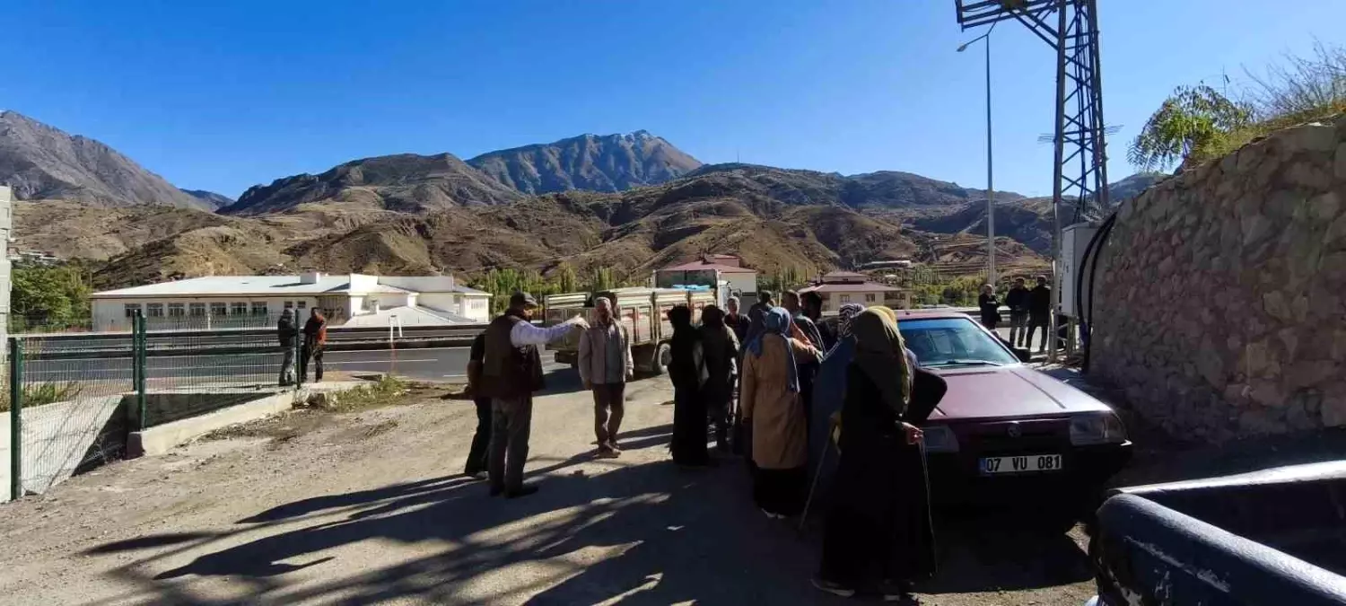 Dikyar Mahallesi'nde Yol Düzenlemesi Vatandaşı Mağdur Ediyor