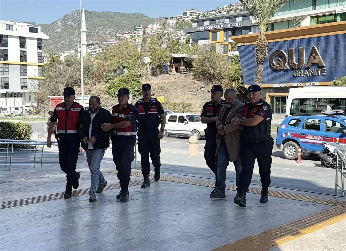 Alanya'da Gurbetçiyi Dolandıran 6 Şüpheli Gözaltında