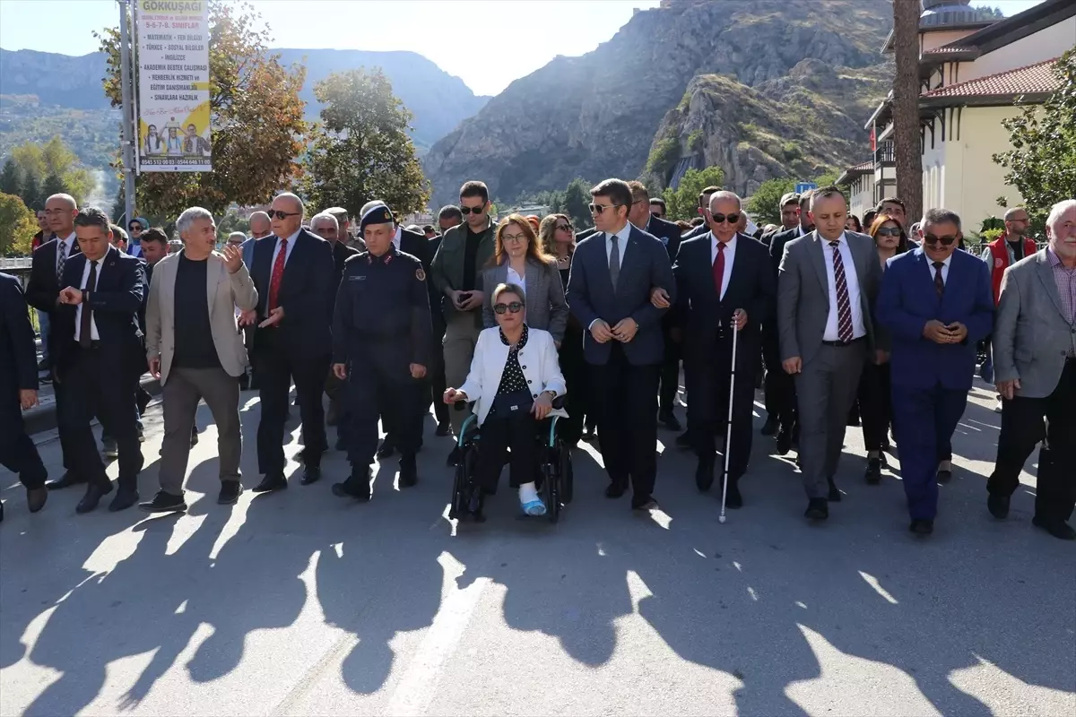 Amasya'da Görme Engellilere Farkındalık Yürüyüşü Düzenlendi