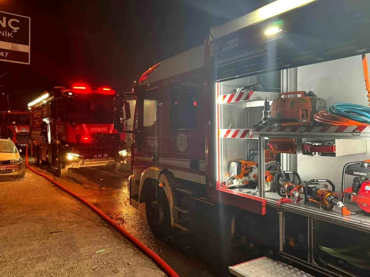 Ankara'da Oto Tamir Dükkanında Yangın Paniği