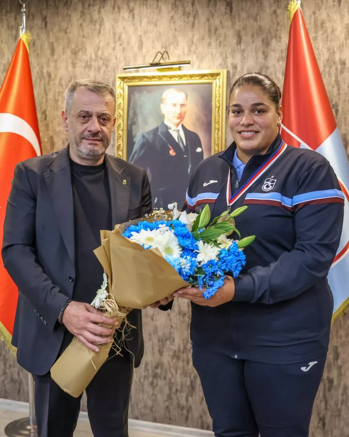 Milli Boksör Havvanur Kethüda, Trabzonspor'u Ziyaret Etti