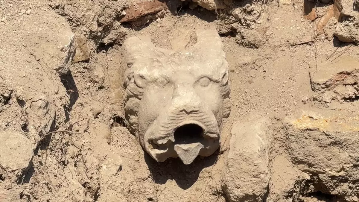 Küçükçekmece'deki Antik Liman Kentinde Zeytinyağı ve Şarap Atölyesi Bulundu