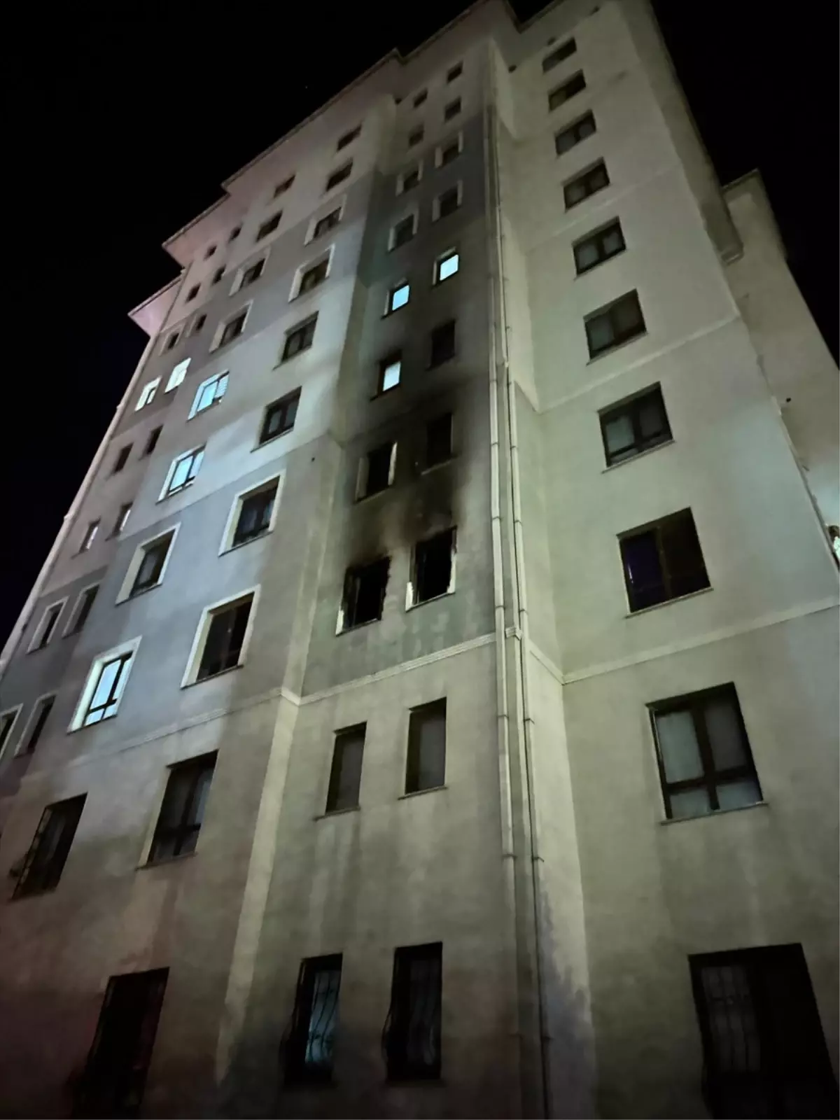Batman'da Apartman Yangını: 1 Ölü, 14 Yaralı