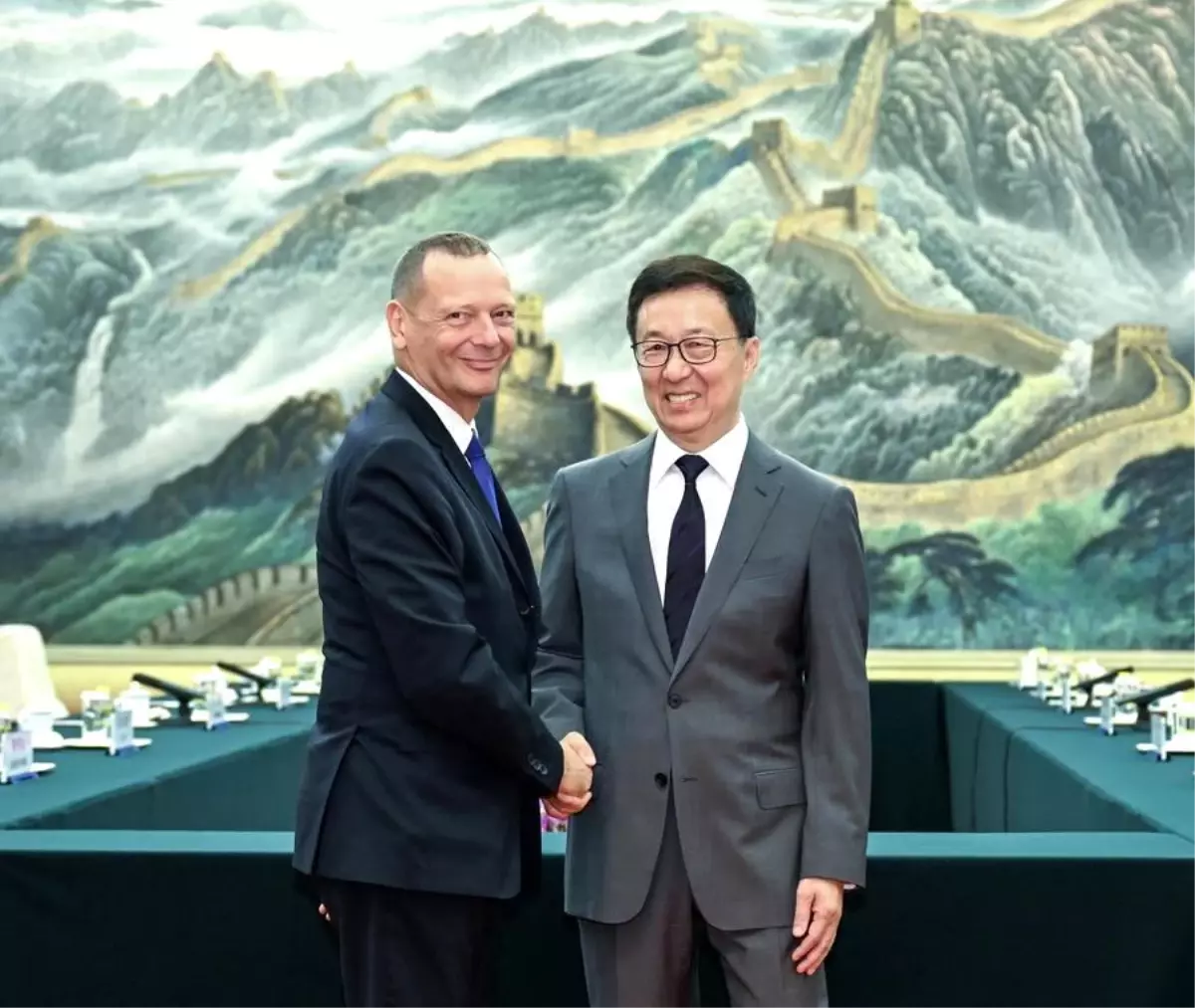 Çin ve Fransa Diplomatik İşbirliğini Güçlendiriyor