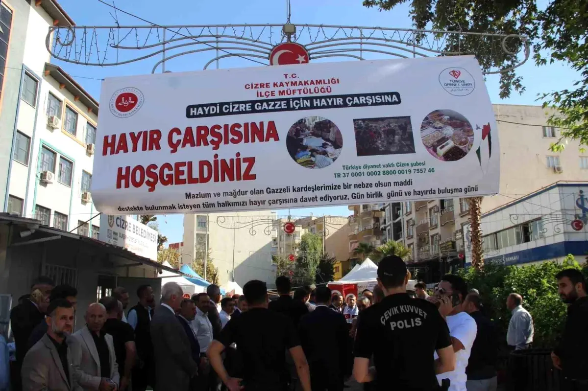 Cizre Müftülüğü, Gazze'ye yardım göndermek için hayır çarşısı kurdu
