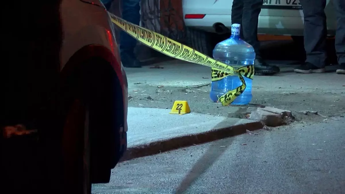 Esenyurt'ta Kahvehaneye Silahlı Saldırı