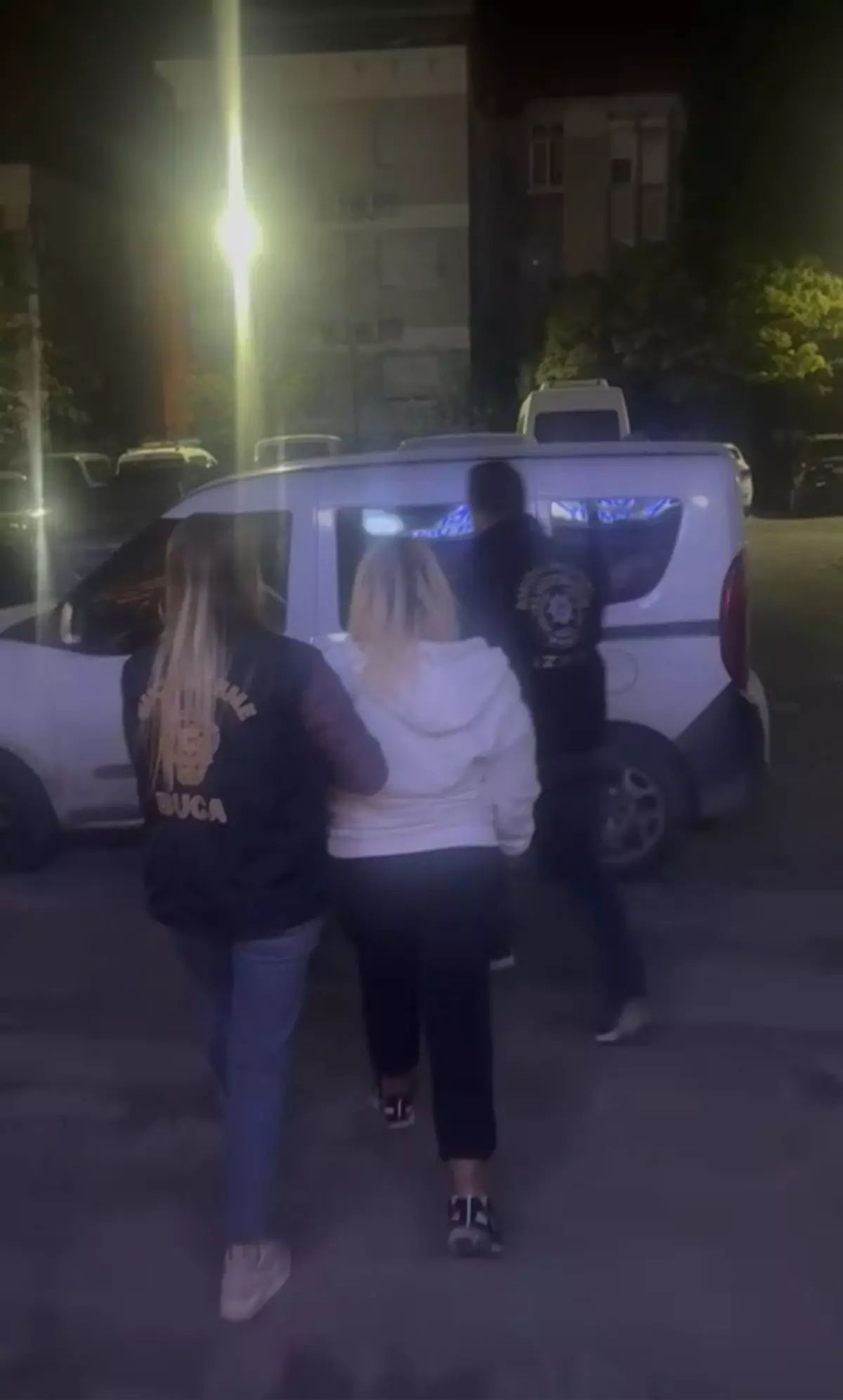 İzmir'de Uyuşturucu Operasyonu: 76 Bin 838 Sentetik Hap Ele Geçirildi