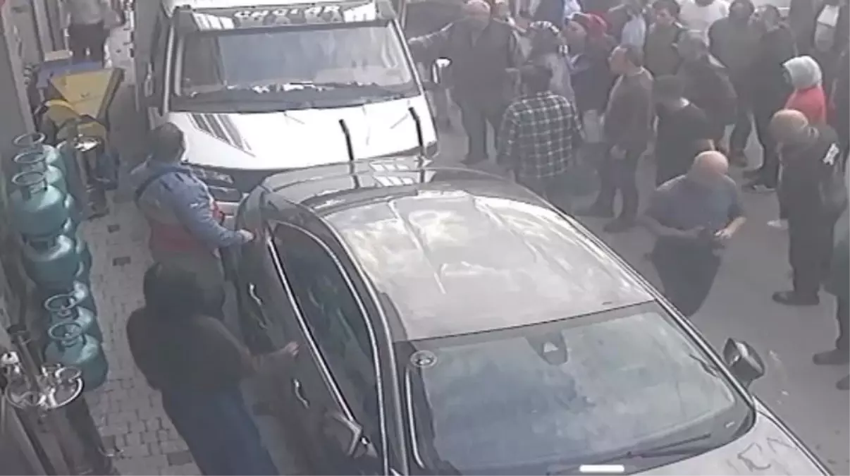 Epilepsi Nöbeti Geçiren Sürücü Kaza Yaptı