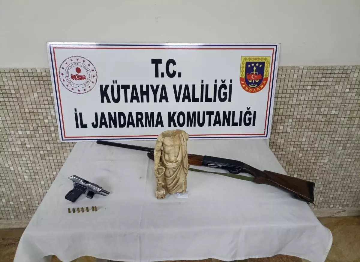 Kütahya'da Tarihi Asklepios Heykeli Ele Ge geçti