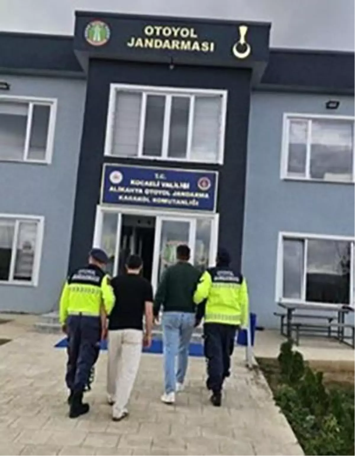 Kocaeli'de Aşırı Hız Yapan Sürücüler Sosyal Medyada Yakalandı