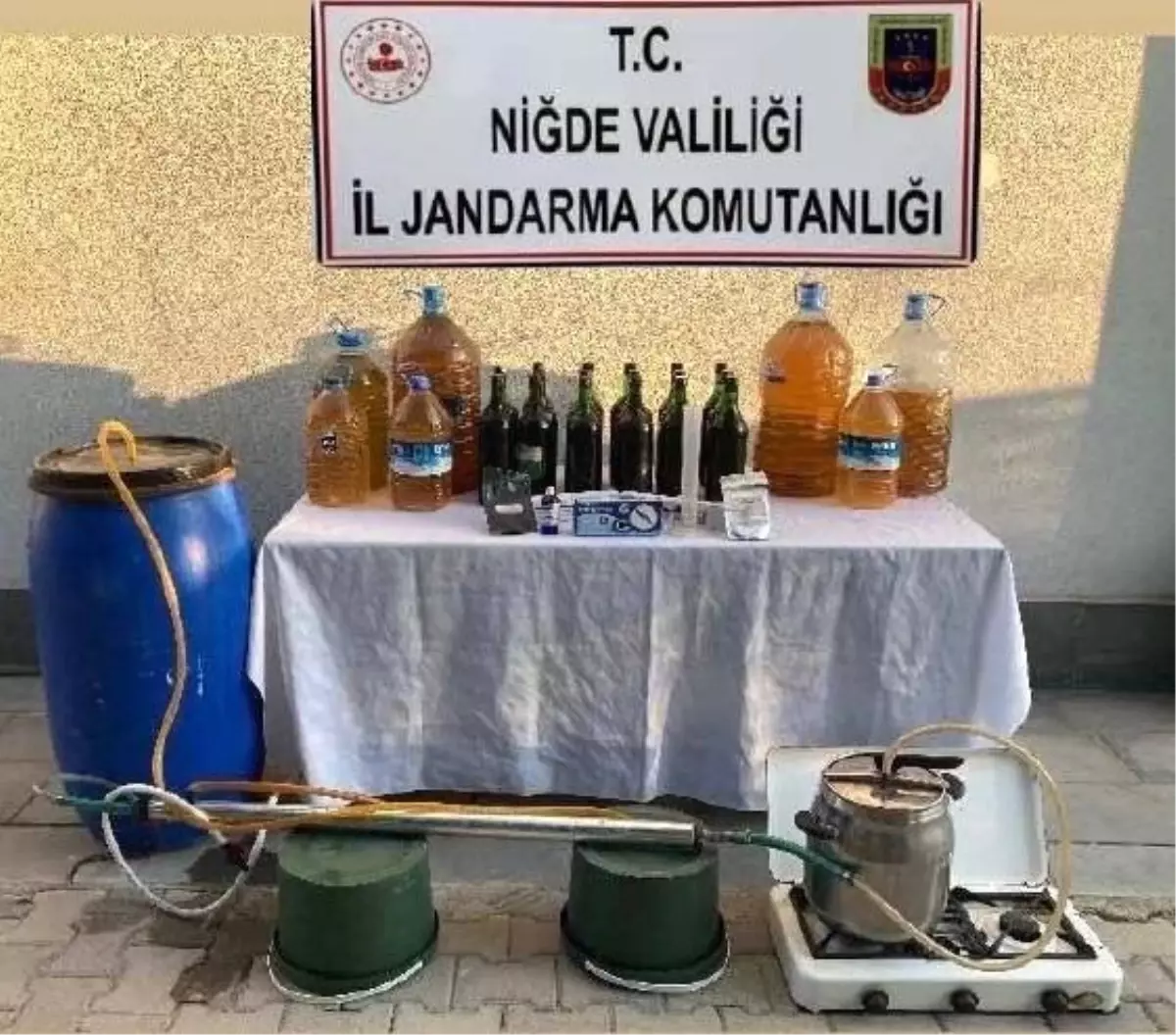 Niğde'de Kaçak Alkol Üretimi Operasyonu: Bir Kişi Yakalandı