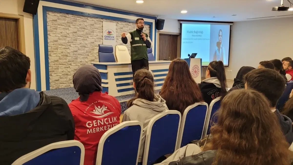 Samsun'da Gençlere Yönelik Bağımlılıkla Mücadele Semineri