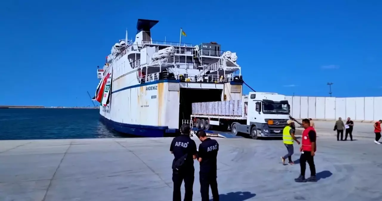 İyilik Gemisi 'Akdeniz', Mısır'ın El Ariş Limanı'na Ulaştı