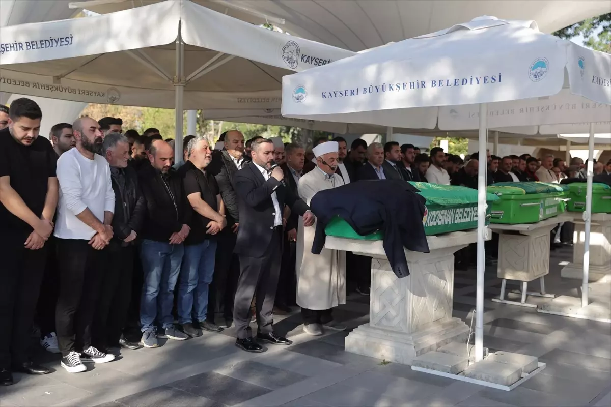 AK Parti Gençlik Kolları Başkanı İsmail Onay'ın Cenazesi Defnedildi
